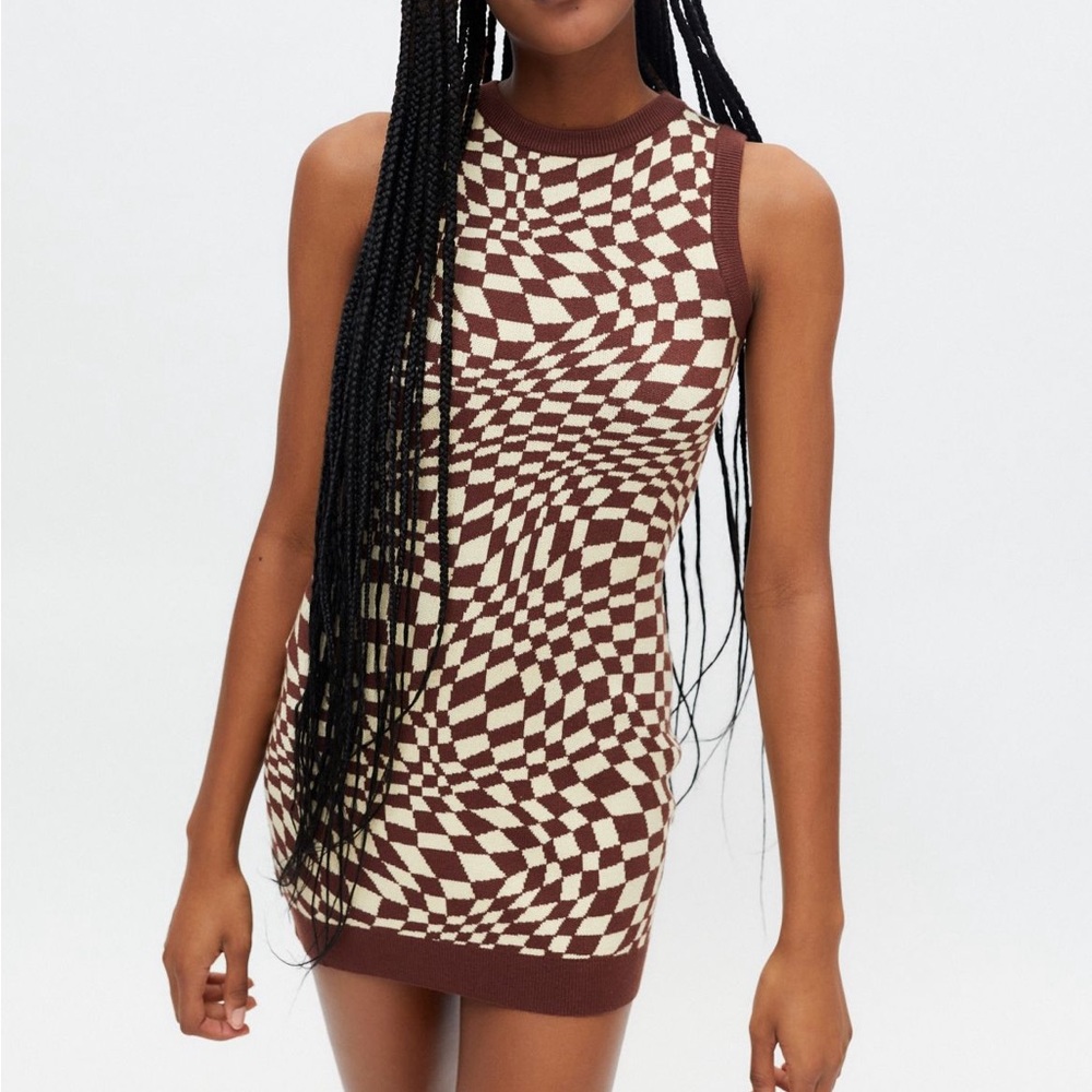 Urban outfitters open back checkered dress - Picture 4 of 5